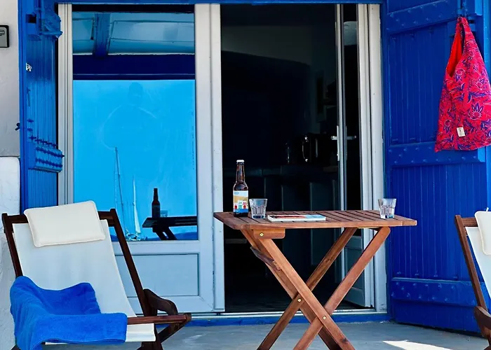 Cave Beach House Milos